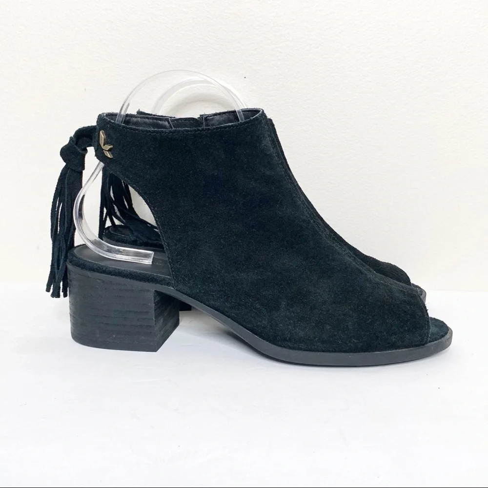 Koolaburra by Ugg Lens Tassle Black Suede Bootie - Picture 3 of 9
